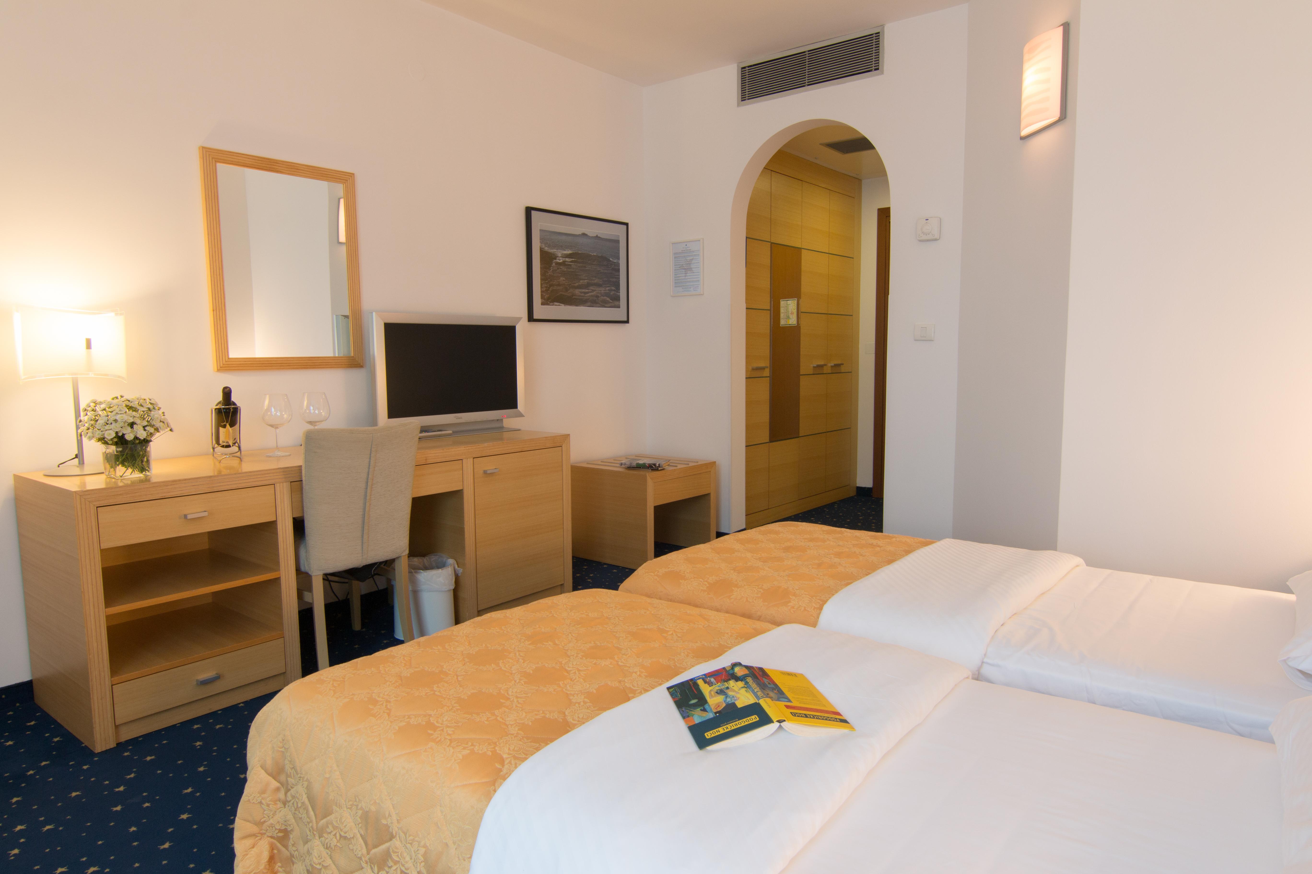 Hotel Blue Star Budva Exterior foto
